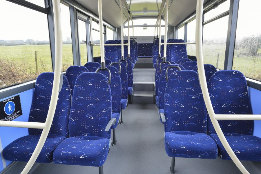 Интерьер Alexander Dennis Enviro200 2015 года  (фото 38 из 39)